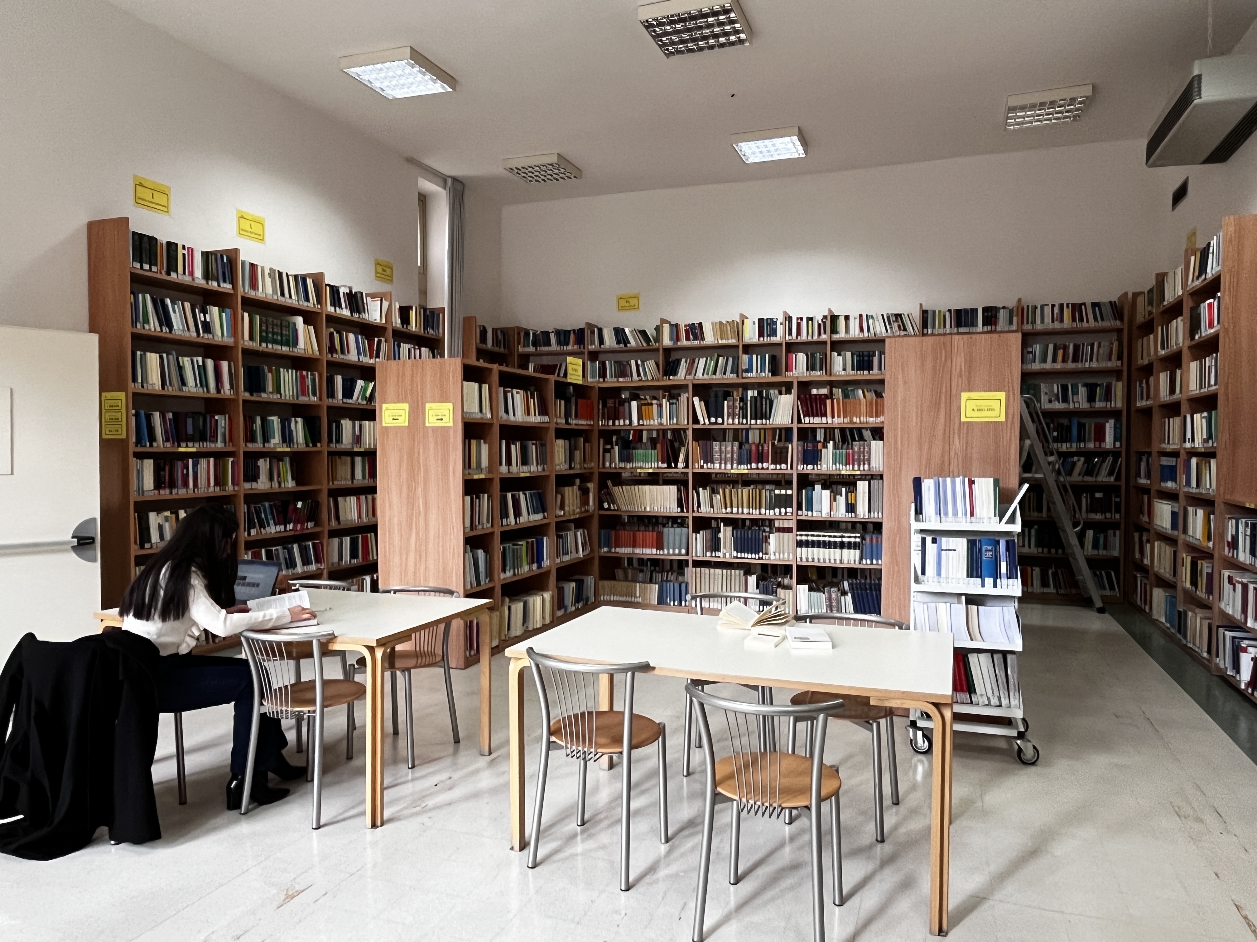 Biblioteca Pigliaru Sala giuridica