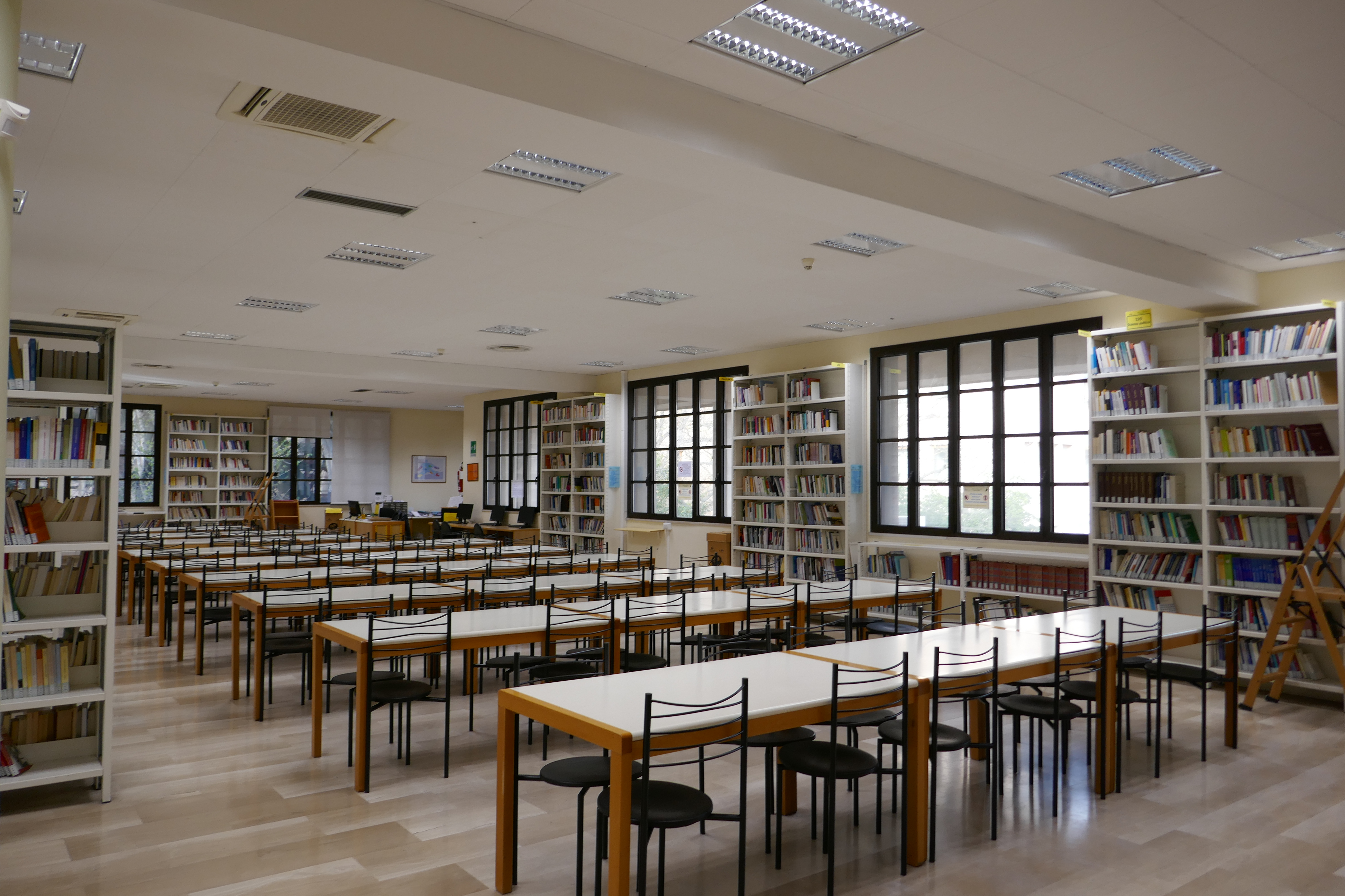 Biblioteca Pigliaru Sala Scienze sociali
