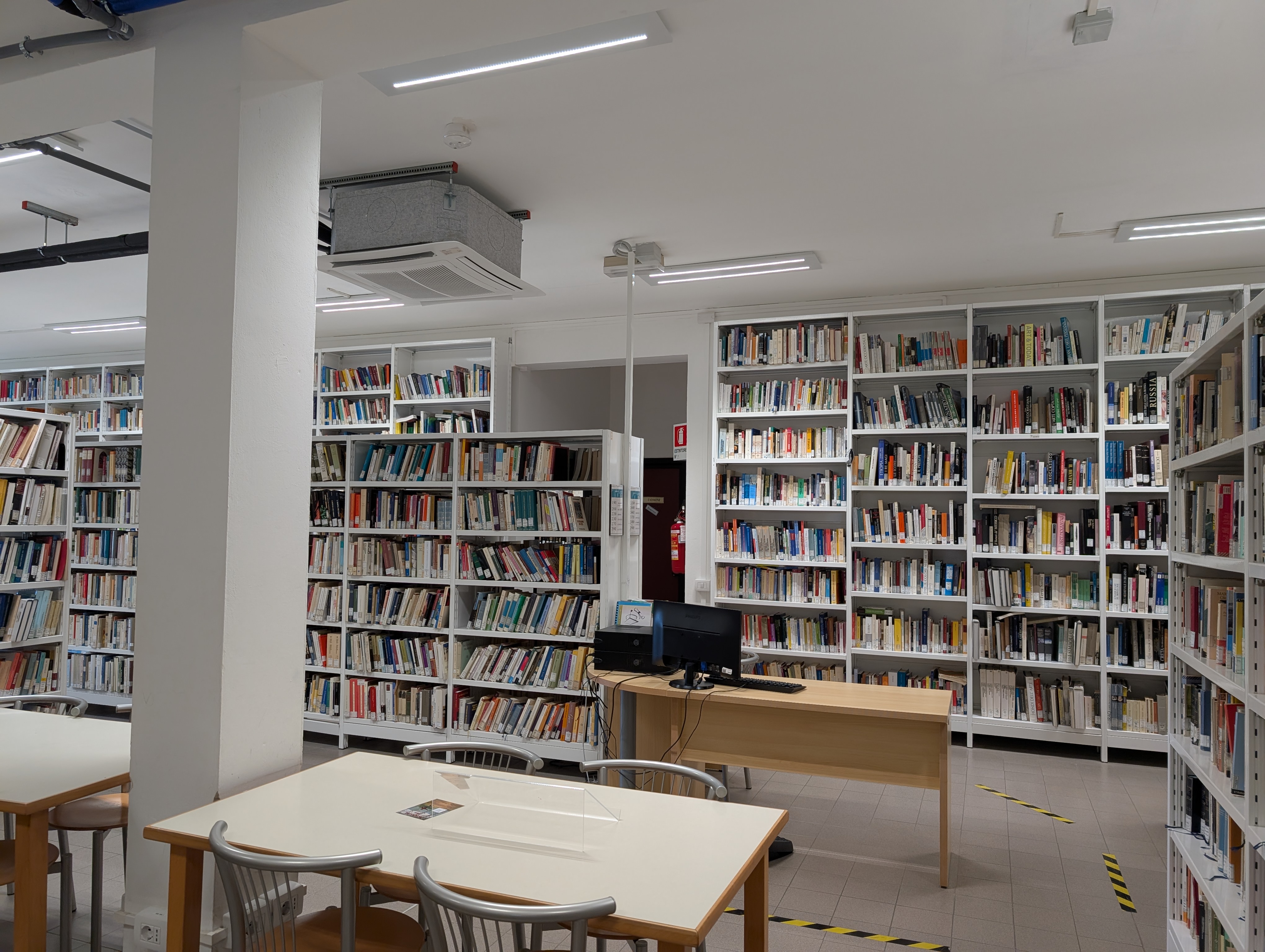 Sala lettura della Biblioteca di Lettere e lingue